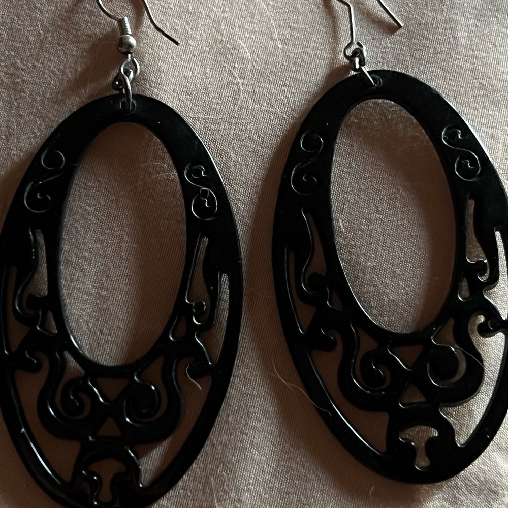 earrings - Picture 4 of 4